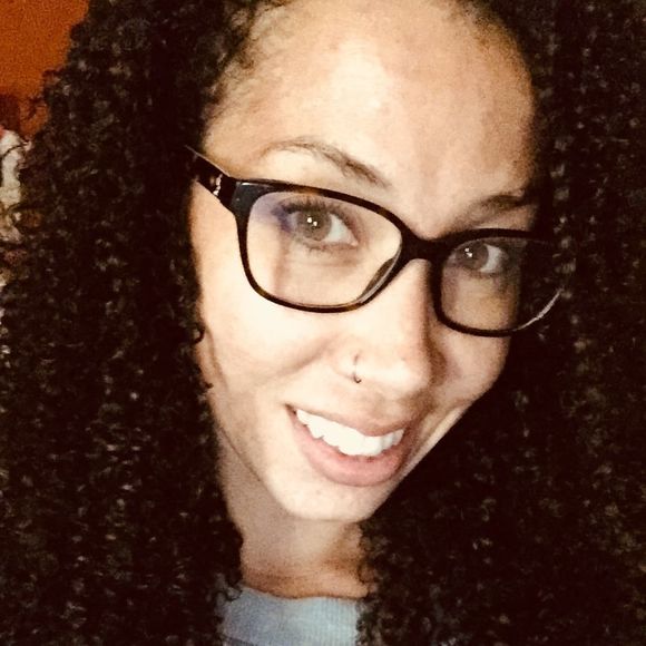 Meet your Posher, Naomi - Picture 1 of 1